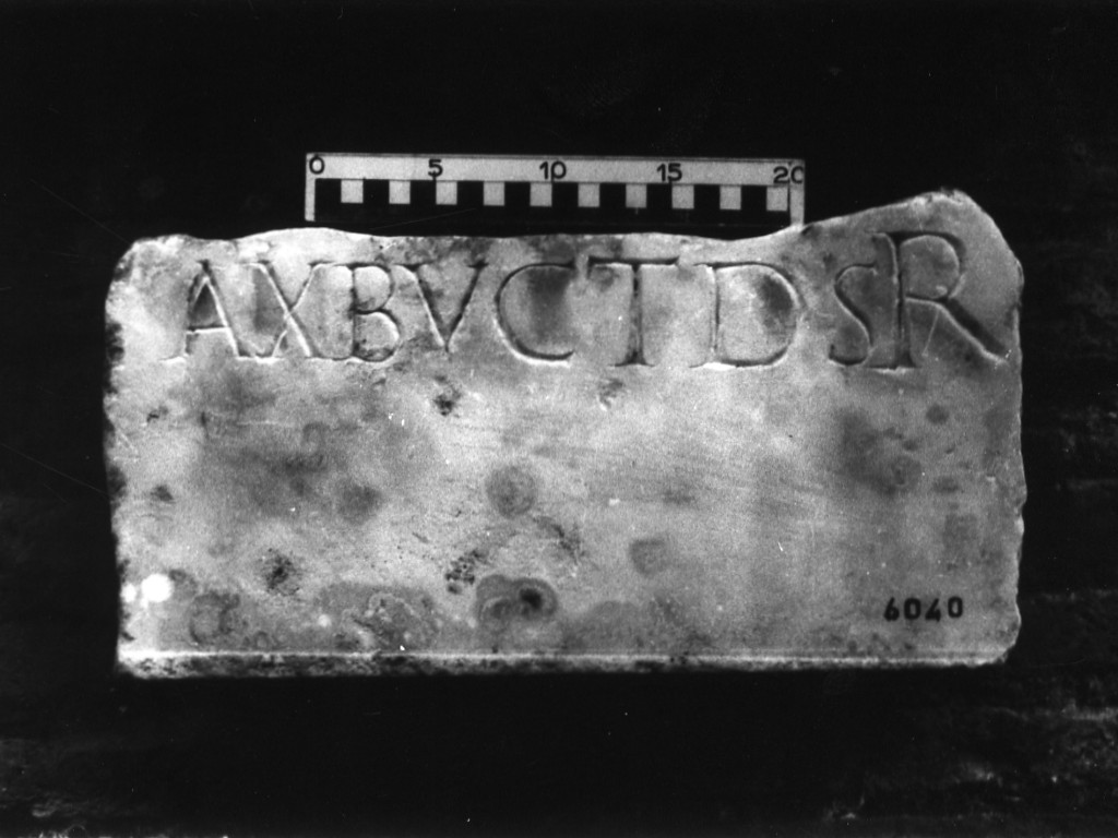 lastra iscritta (età romana imperiale)