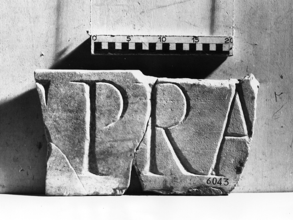 lastra iscritta (età romana imperiale)