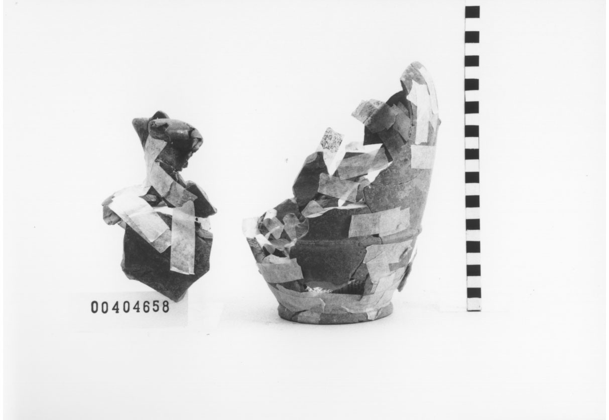 oinochoe trilobata (VI sec. a.C)