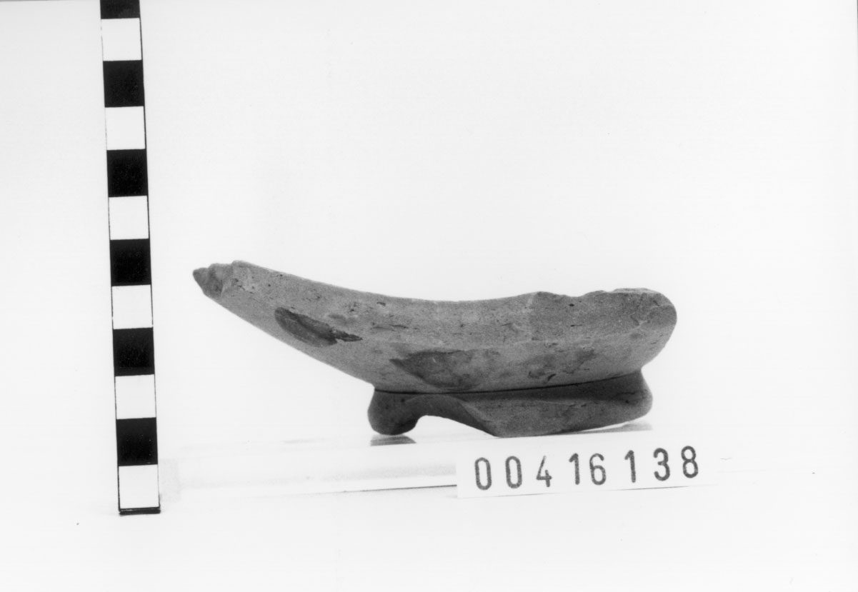 coppa/ piede (fine/ inizio III-II a.C)