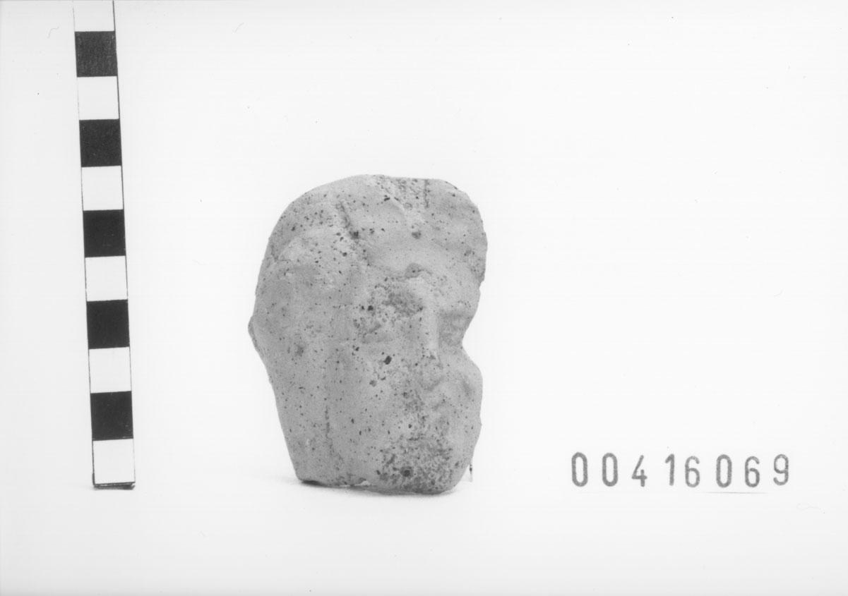 Figura femminile (Testa votiva/ frammento) (III a.C, II a.C)