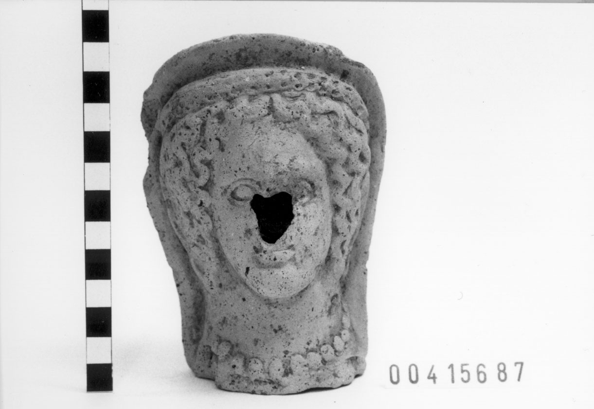 Figura femminile velata (Testa votiva) (Fine IV a.C, III a.C)