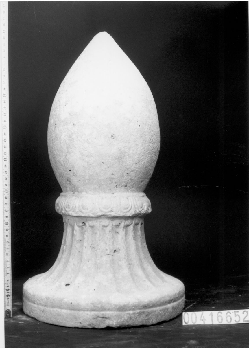 Cippo funerario a pigna (Fine, Primo quarto III a.C, II a.C)