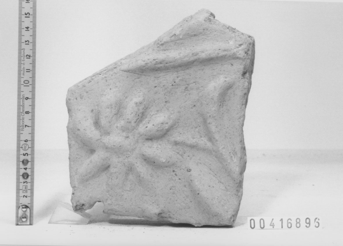 Lastra di rivestimento/ frammento (III a.C, II a.C)