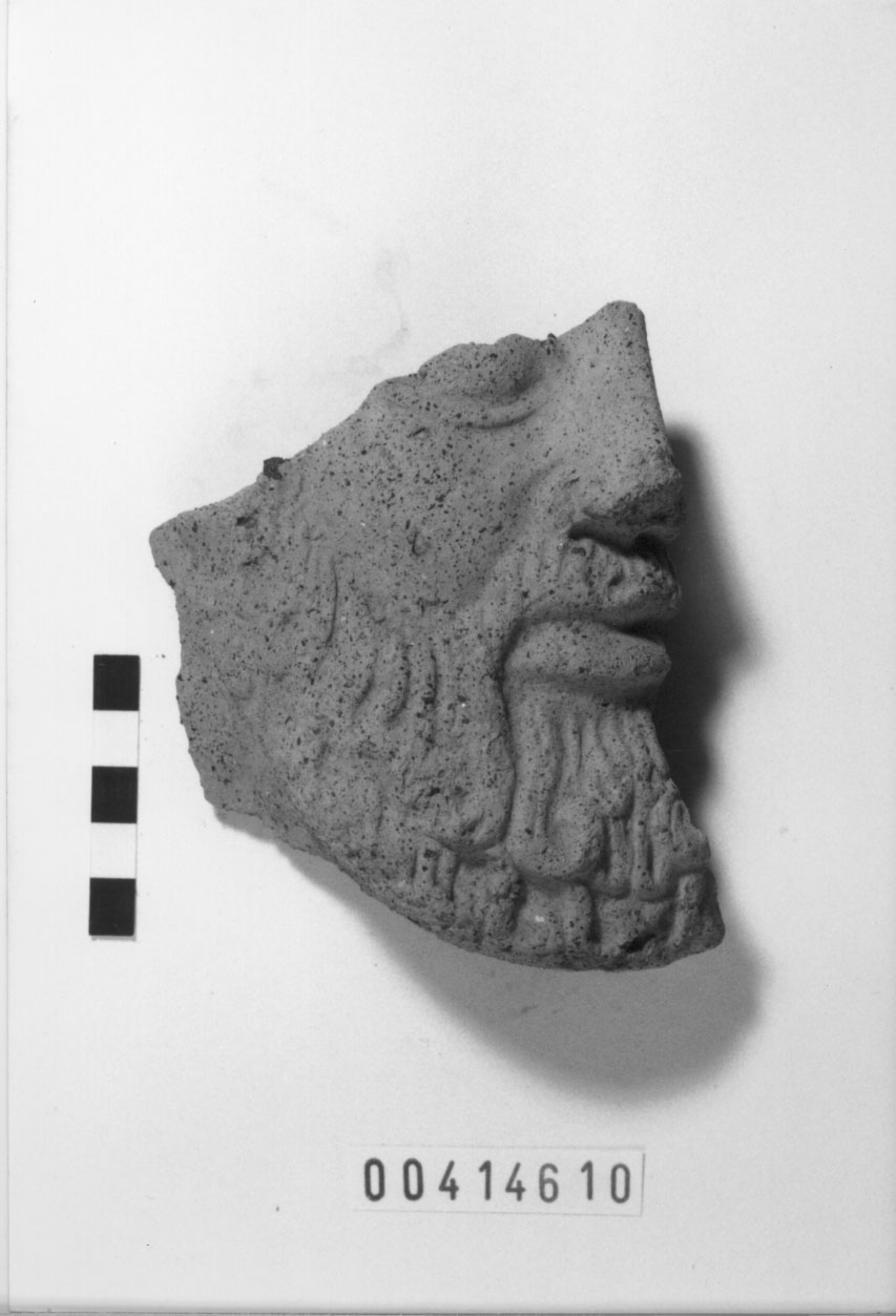 Figura maschile barbata (Testa votiva/ frammento) (Fine IV a.C)