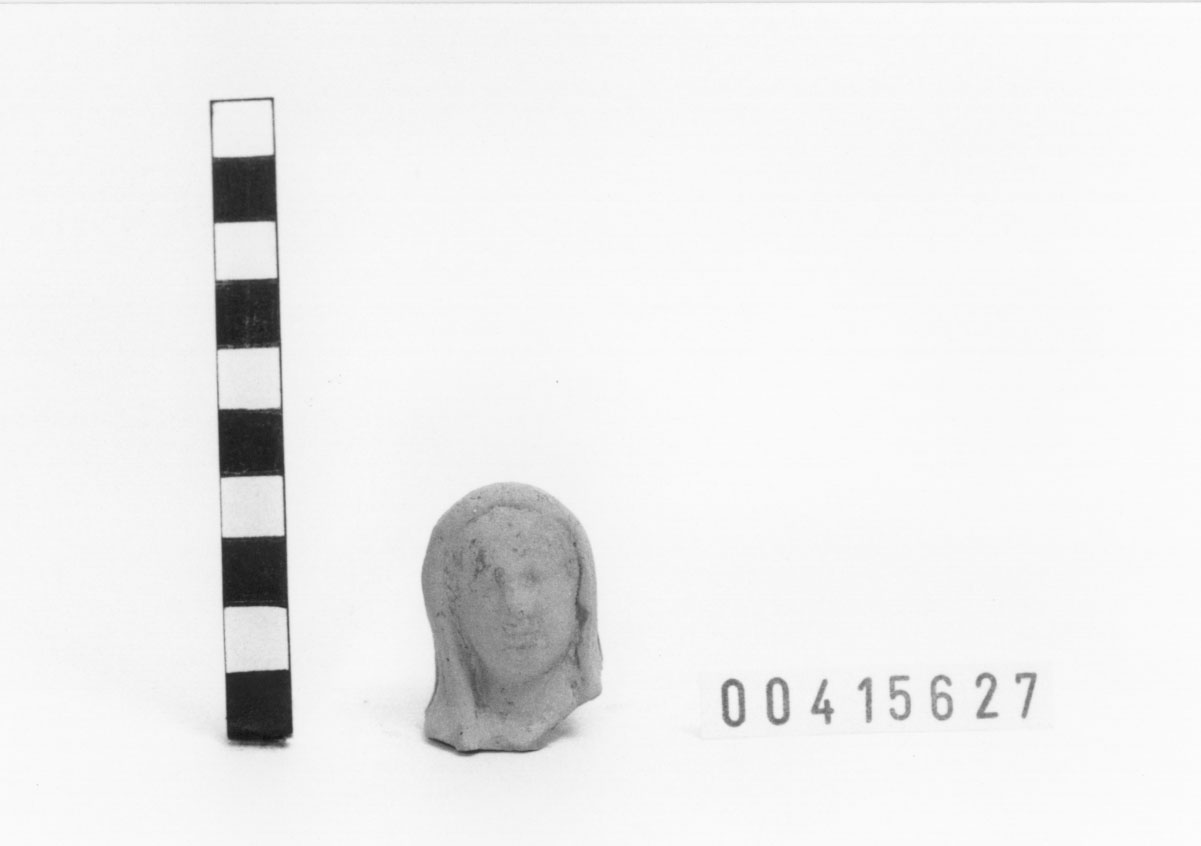 Figura femminile (Statuetta votiva/ frammento) (III a.C, II a.C)