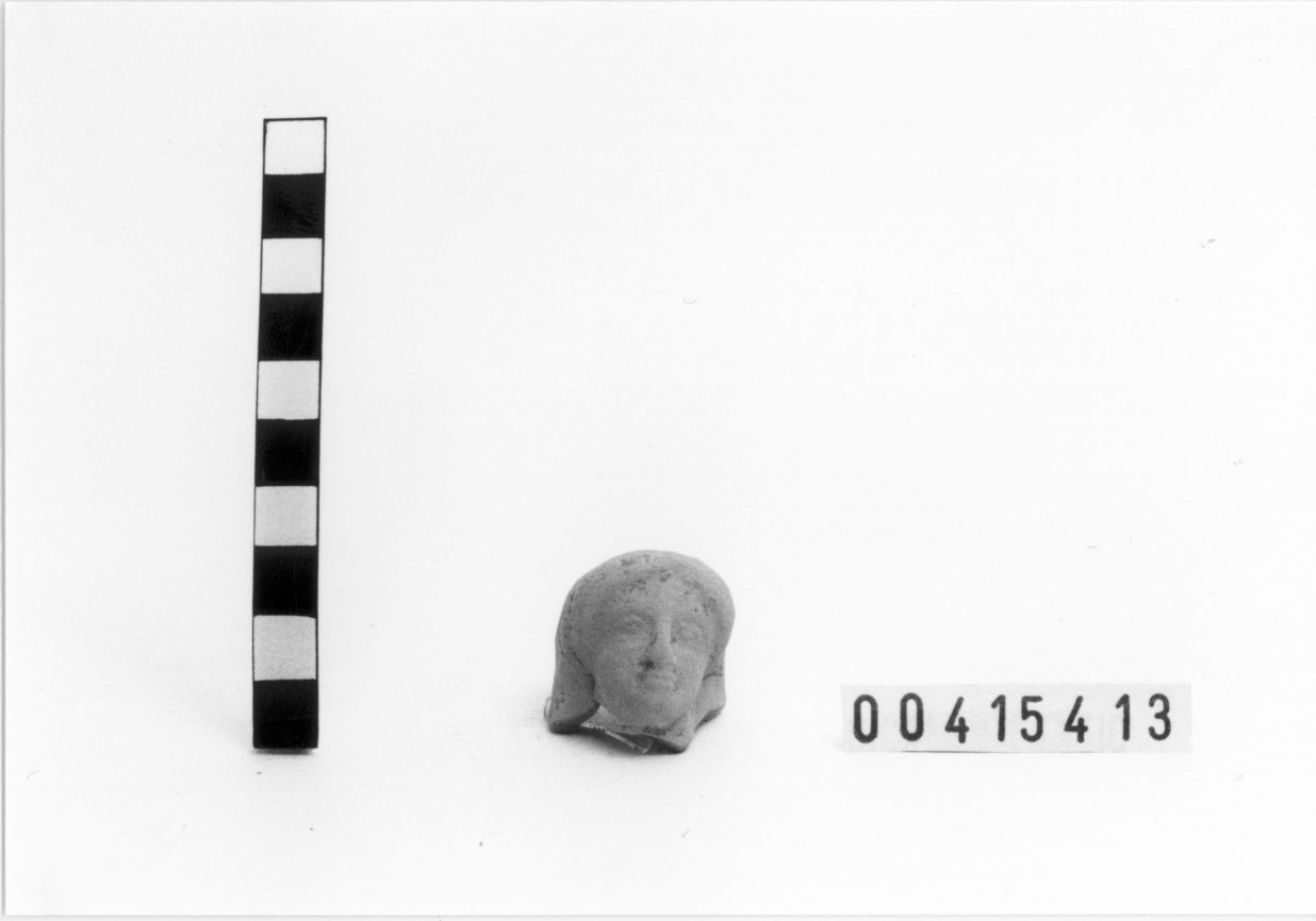 Figura femminile (Statuetta votiva/ frammento) (III a.C, II a.C)