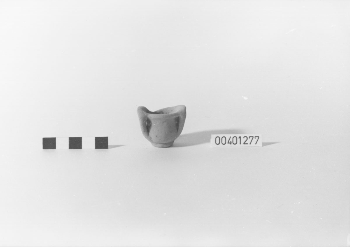 Craterisco a colonnette (IV a.C, III a.C)