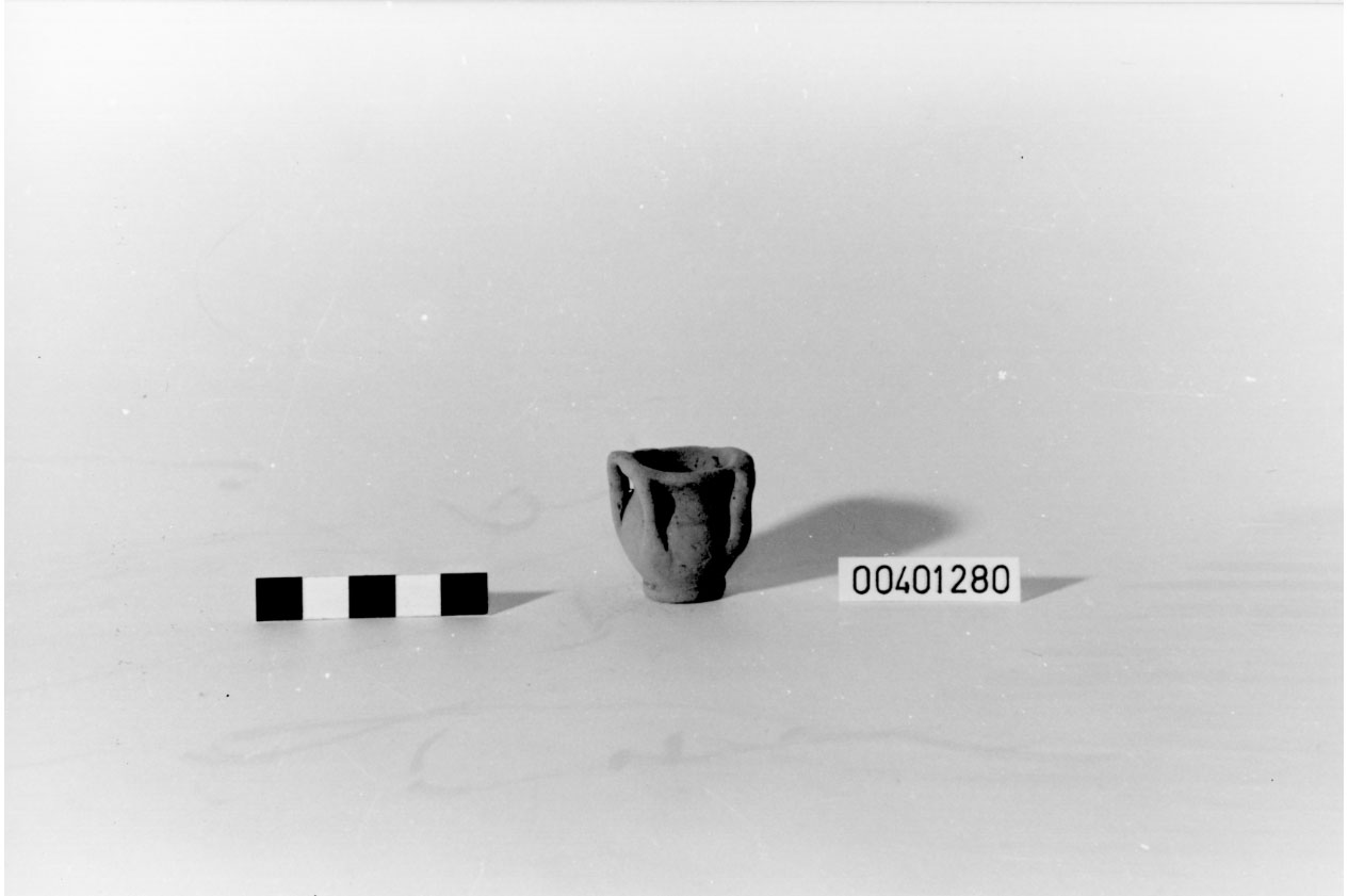 Craterisco a colonnette (IV a.C, III a.C)