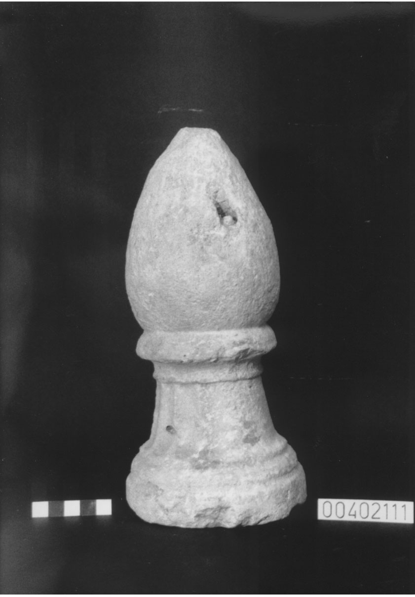 Cippo funerario a pigna (IV a.C, III a.C)