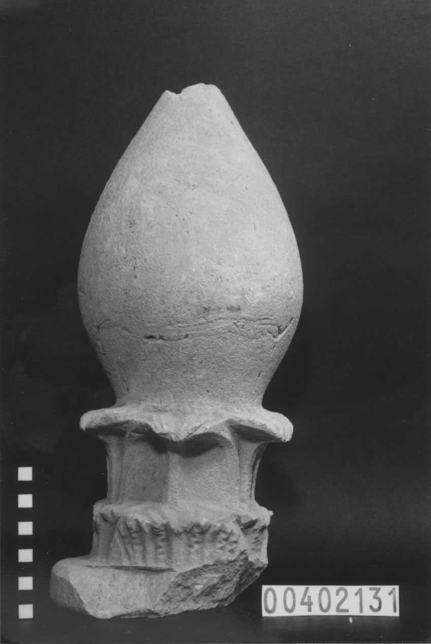 Cippo funerario a pigna (Seconda metà II a.C)