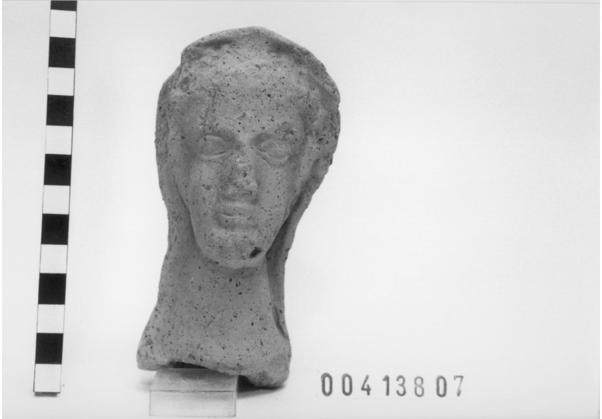 Figura femminile velata (Testa votiva) (III a.C, II a.C)