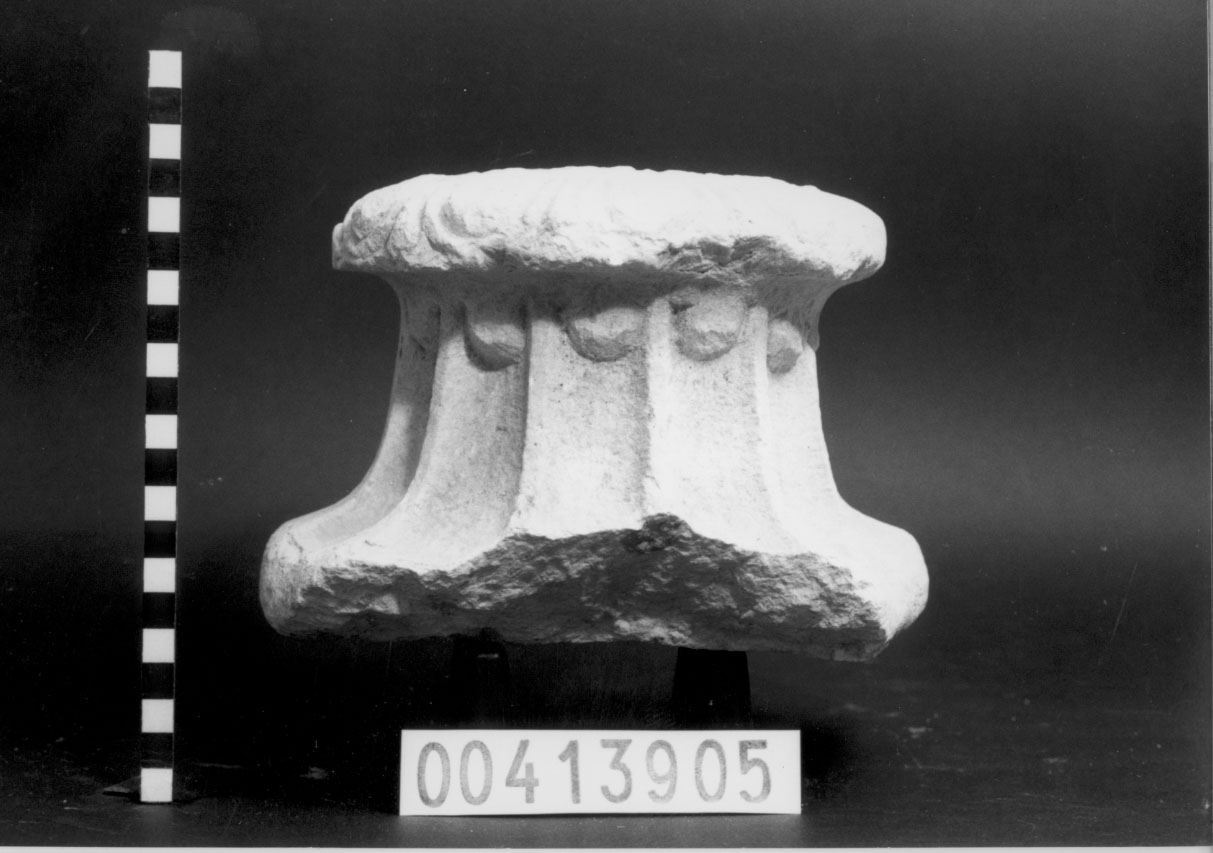 Base di cippo funerario (III a.C, II a.C)