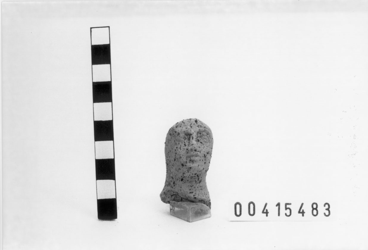 Figura maschile (Statuetta votiva/ frammento) (II a.C)