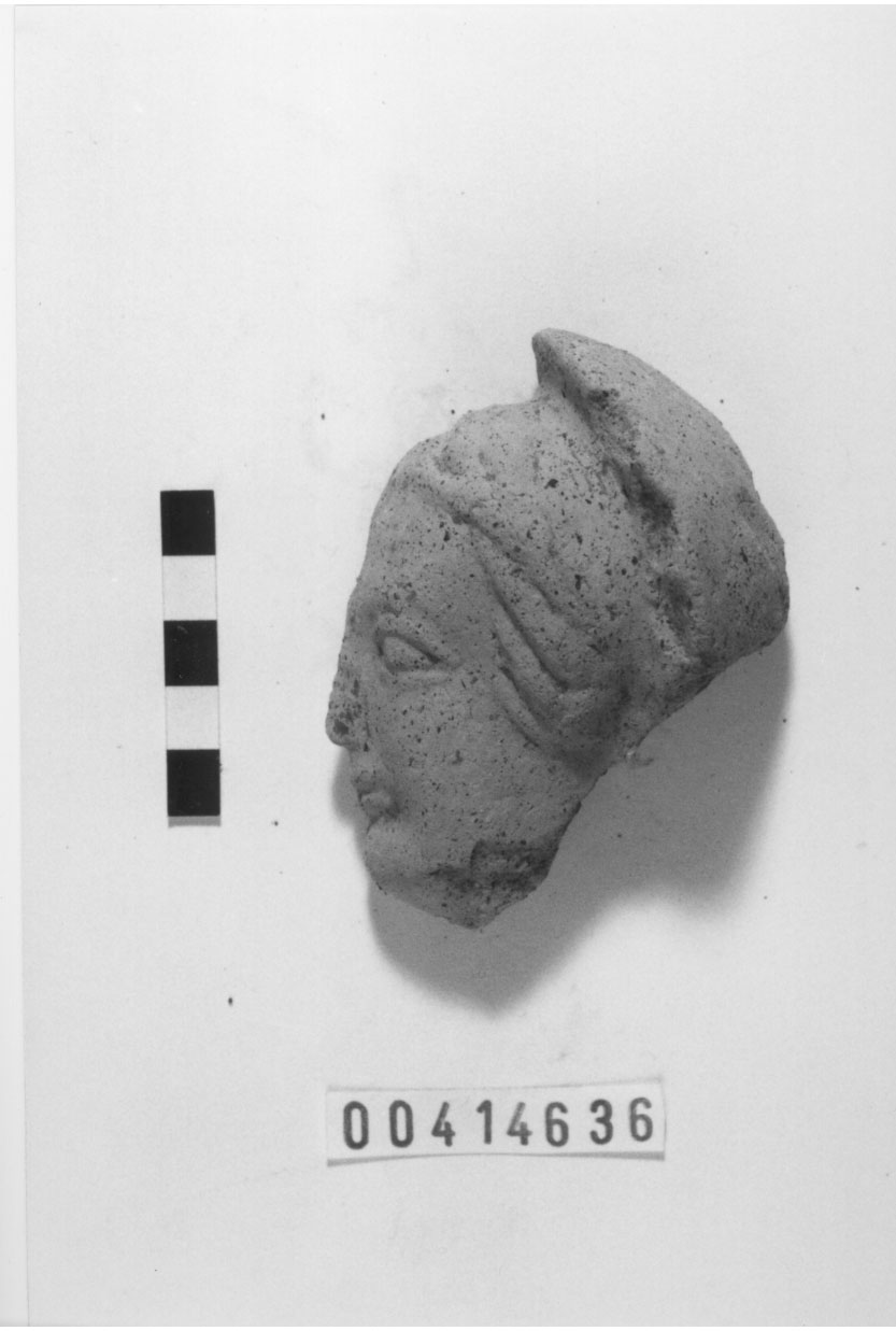 Figura femminile velata (Testa votiva/ frammento) (Fine IV a.C)