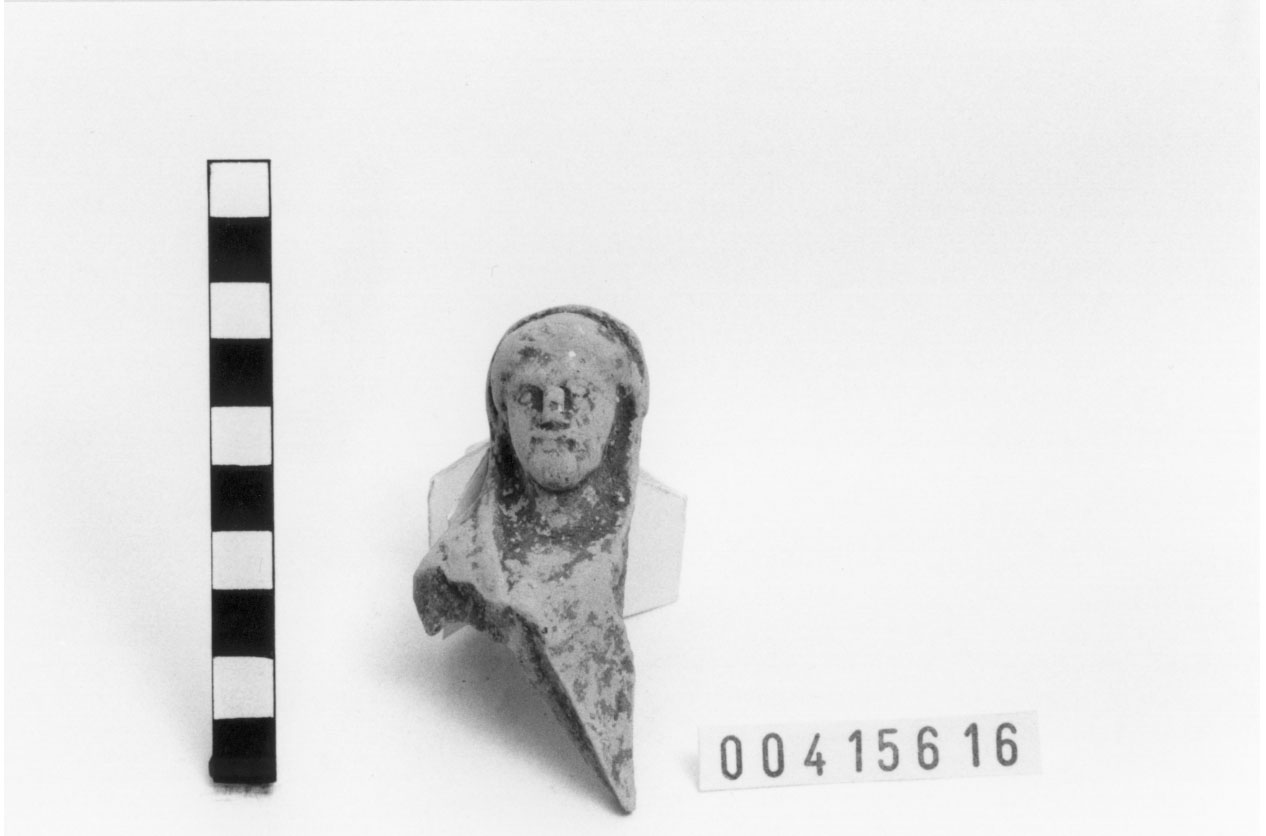 Figura femminile (Statuetta votiva/ frammento) (III a.C, II a.C)