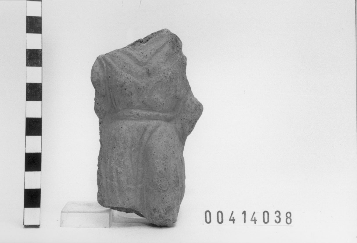 Figura femminile (Statuetta votiva/ frammento) (III a.C, II a.C)
