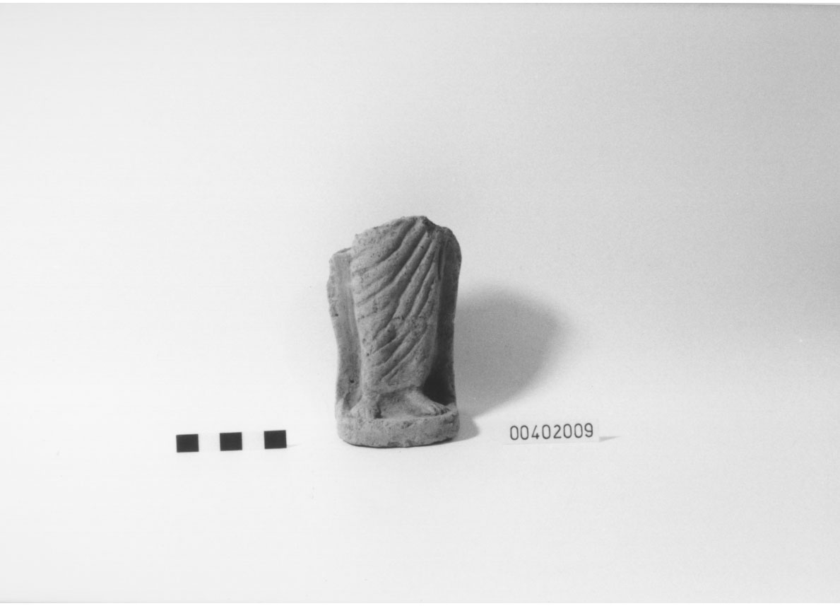 Figura maschile (?) (Statuetta votiva/ frammento) (III a.C, II a.C)