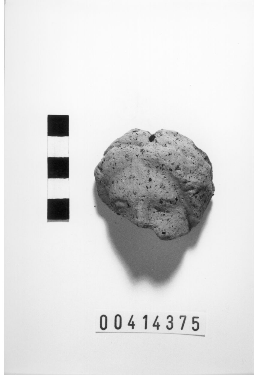 Figura femminile (Testa votiva/ frammento) (III a.C, II a.C)