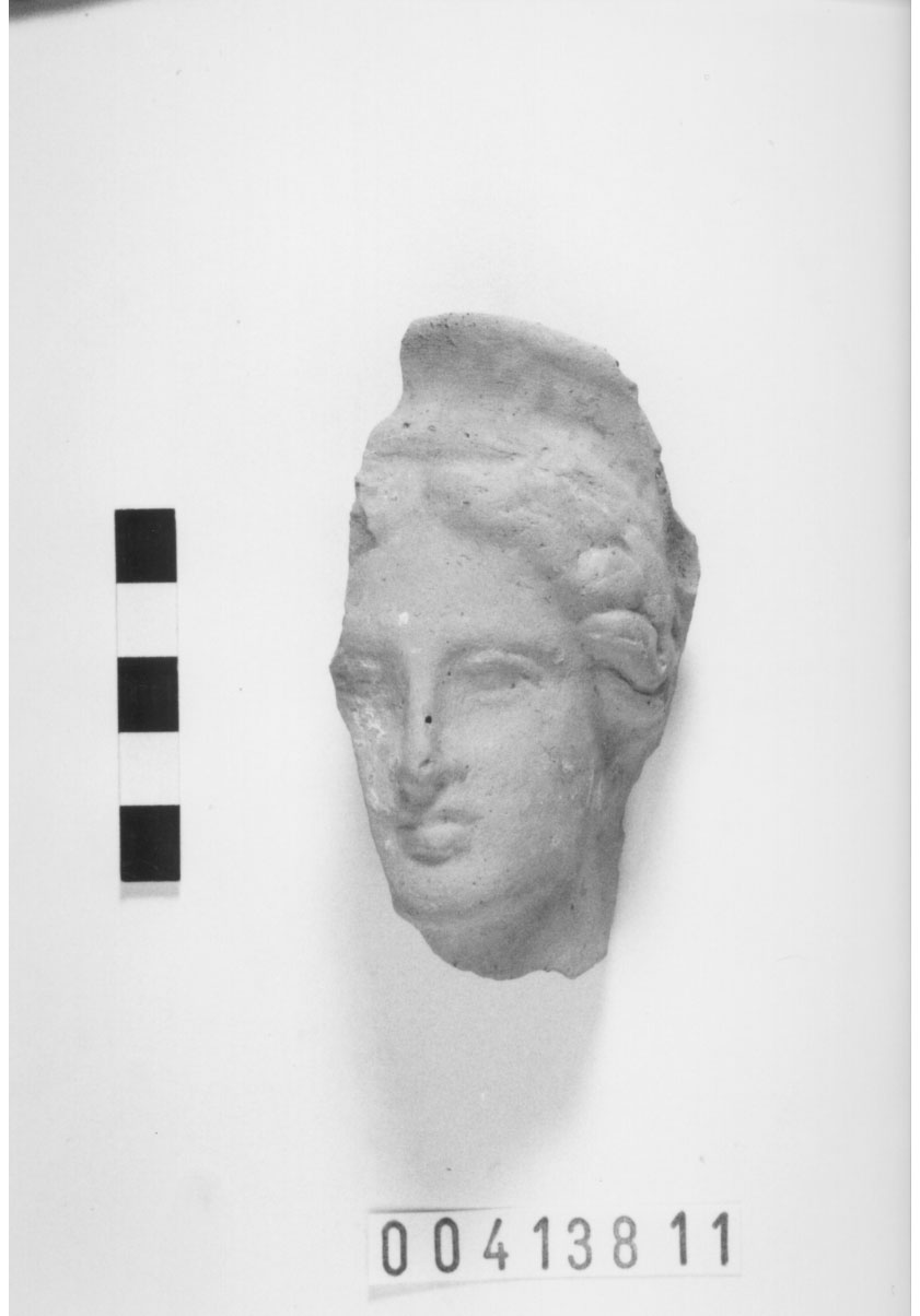 Figura femminile velata (Testa votiva/ frammento) (III a.C, II a.C)