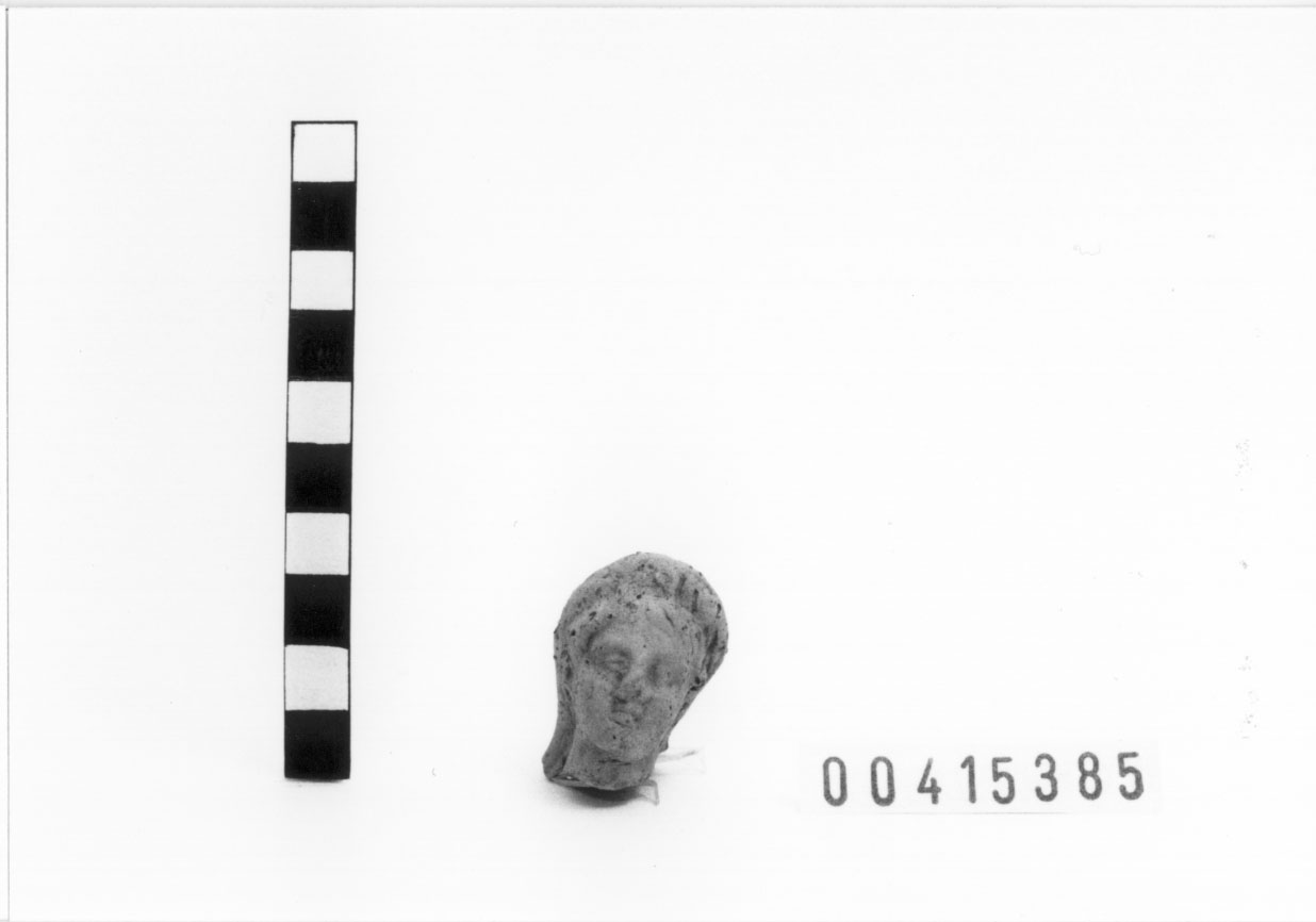 Figura femminile (?) (Statuetta votiva/ frammento) (II a.C)