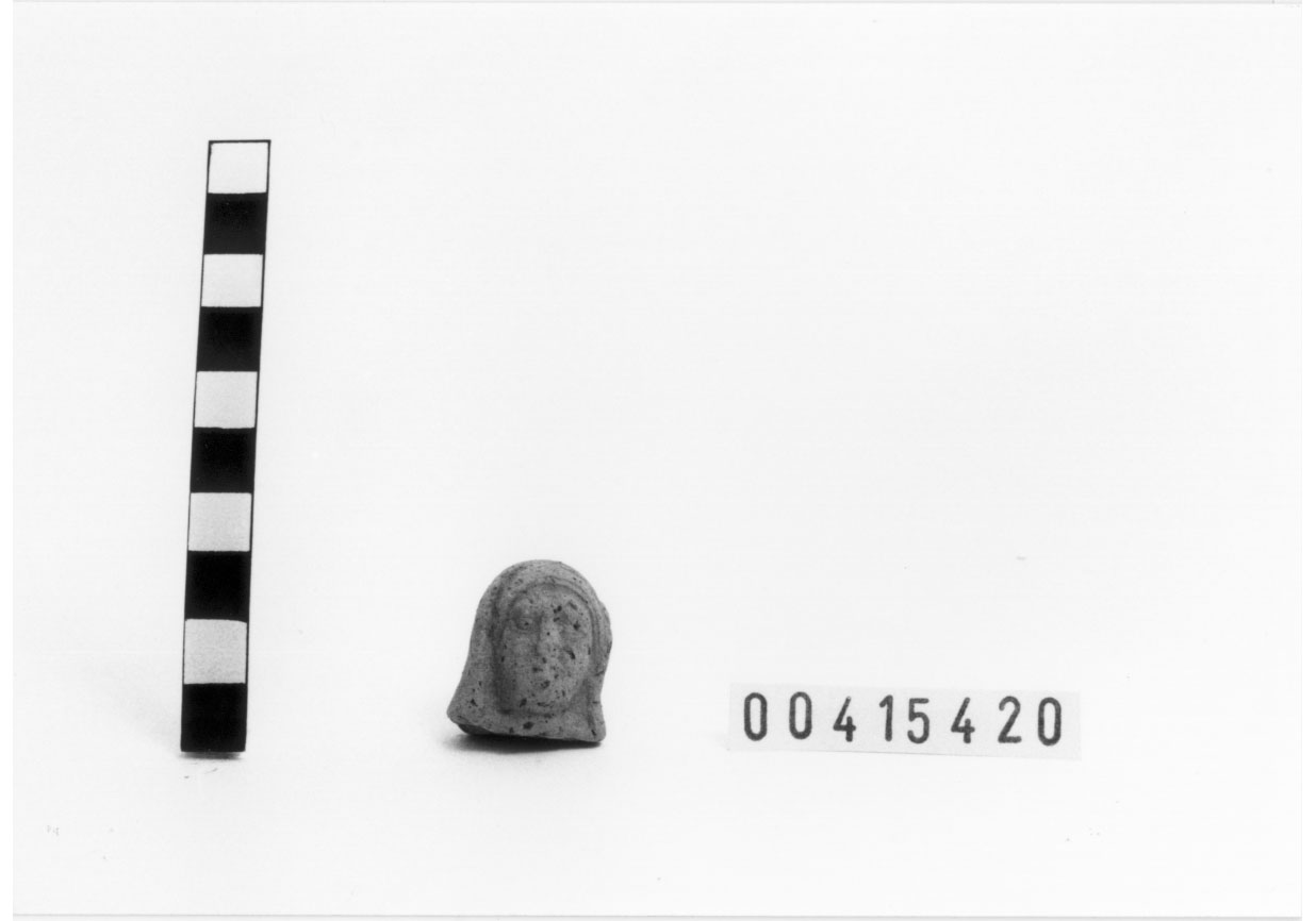 Figura femminile velata (Statuetta votiva/ frammento) (II a.C)