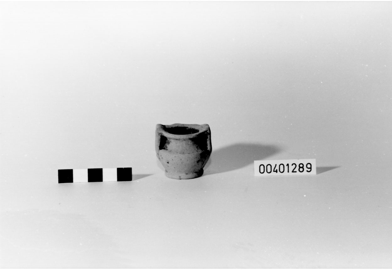 Craterisco a colonnette (IV a.C, III a.C)