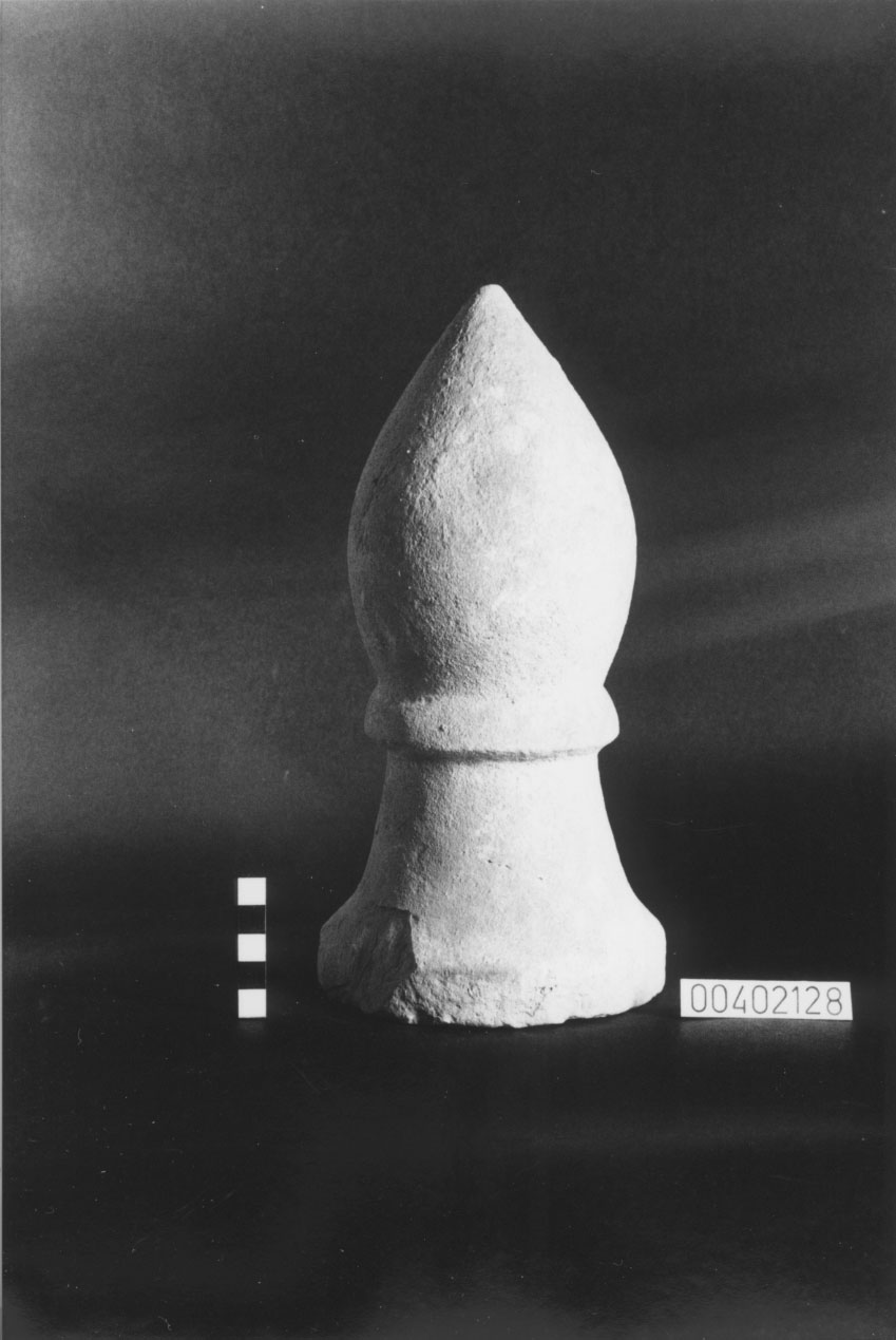 Cippo funerario a pigna (Fine IV a.C, III a.C)