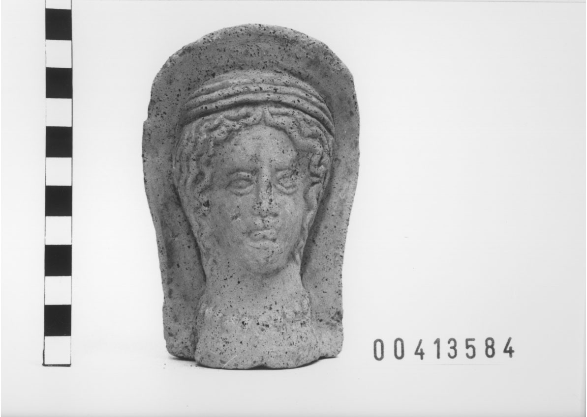 Figura femminile (Testa votiva) (IV a.C, III a.C)