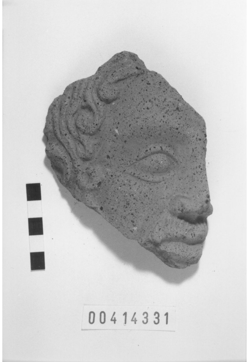 Figura maschile (Testa votiva/ frammento) (III a.C, II a.C)