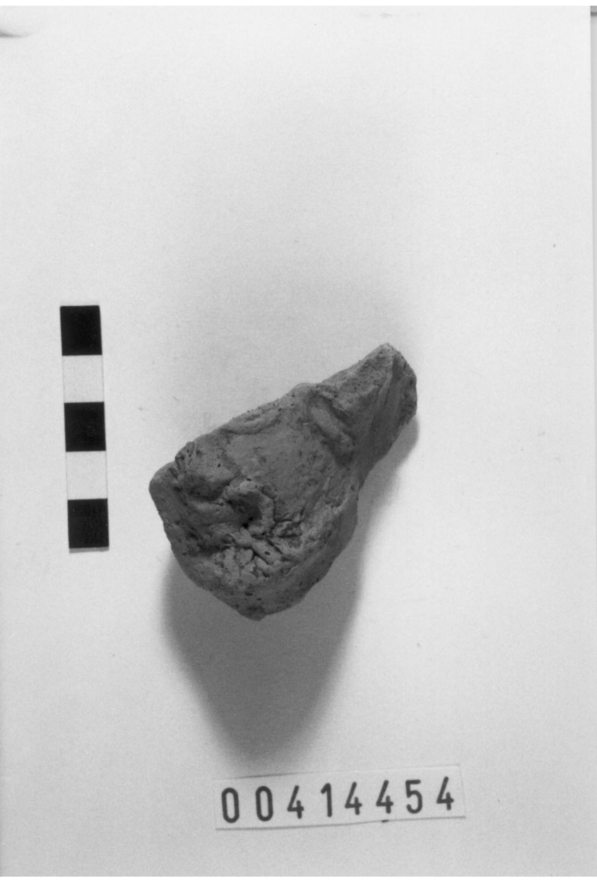 Figura maschile (Testa votiva/ frammento) (non determinabile)