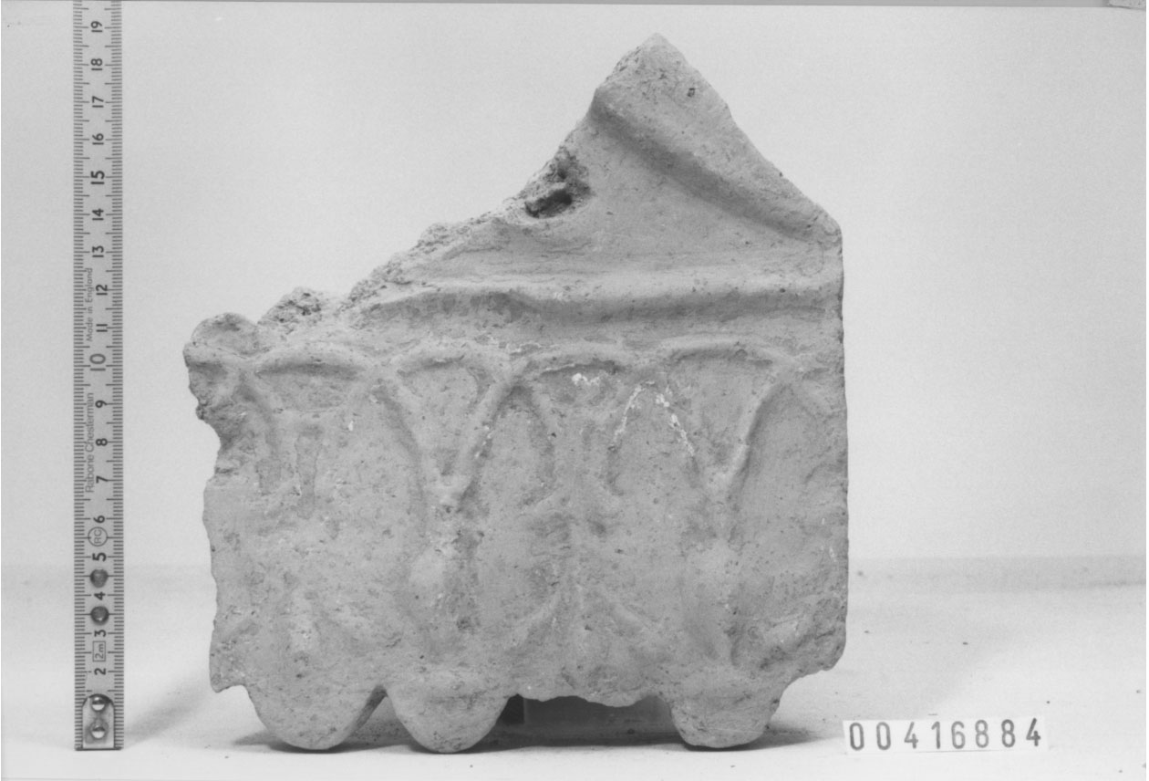 Lastra di rivestimento/ frammento (III a.C, II a.C)