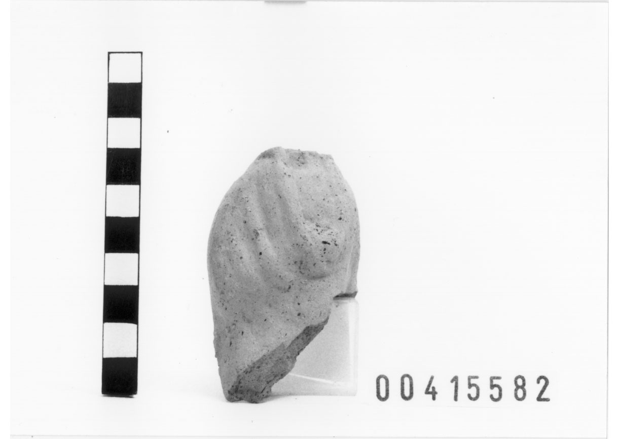 Figura femminile (Statuetta votiva/ frammento) (III a.C, II a.C)