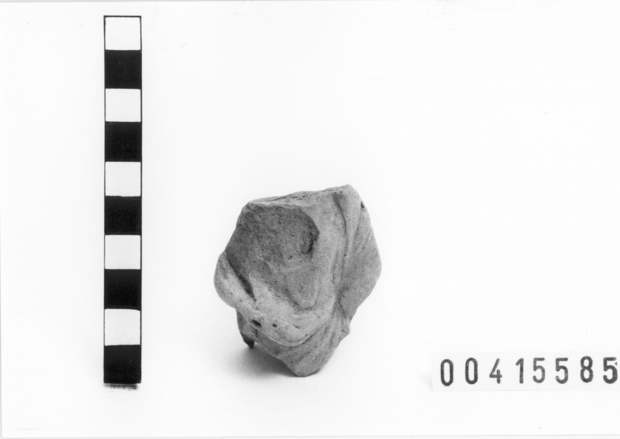 Figura femminile di offerente (Statuetta votiva/ frammento) (III a.C, II a.C)