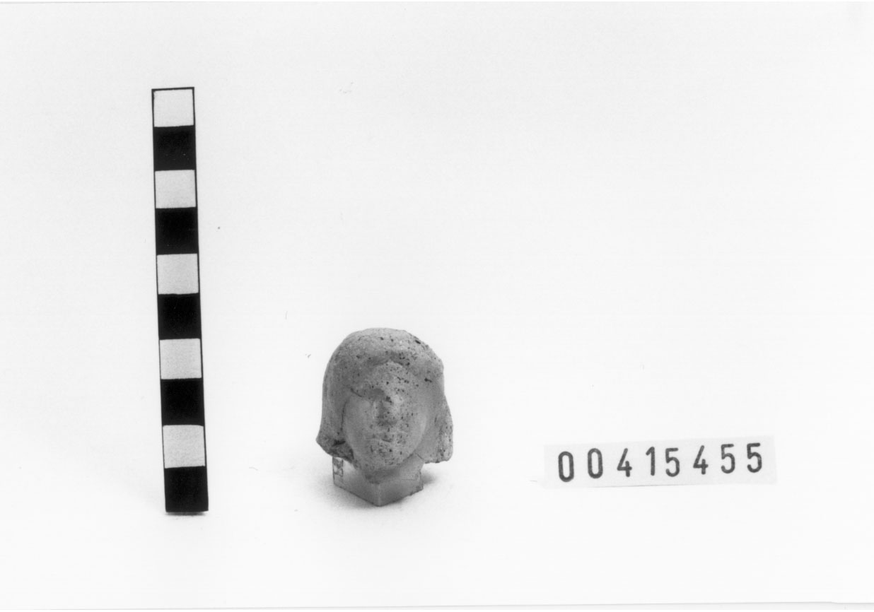 Figura femminile (Statuetta votiva/ frammento) (II a.C)