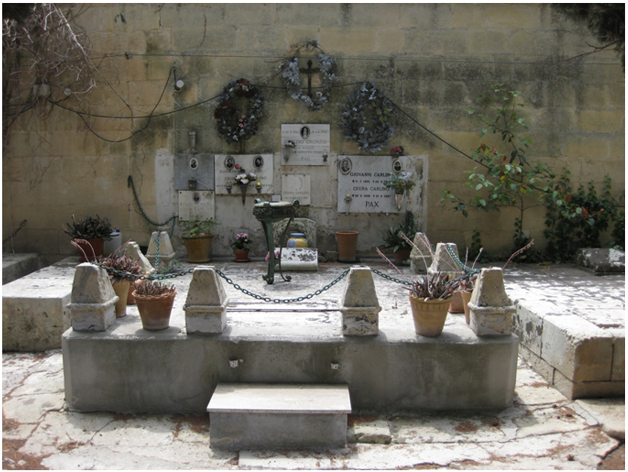 Pietro Baglivi (tomba, tomba pavimentale a fossa) - Lecce (LE) 