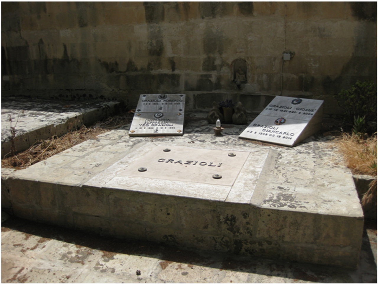 Pietro Maffei e Grazioli (tomba, tomba pavimentale a fossa) - Lecce (LE) 
