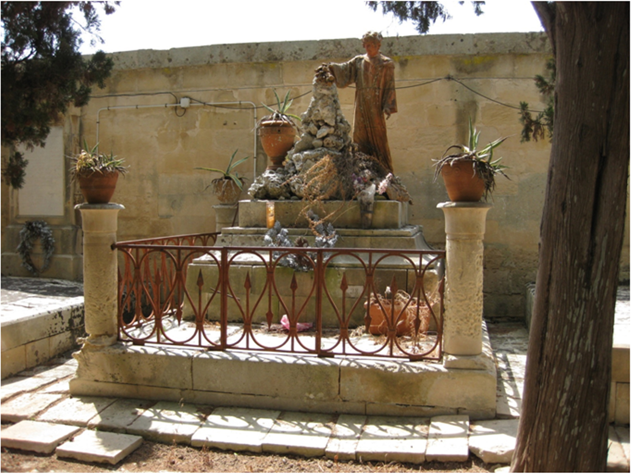 Vincenzo Conte (tomba, tomba pavimentale a fossa con monumento) - Lecce (LE) 