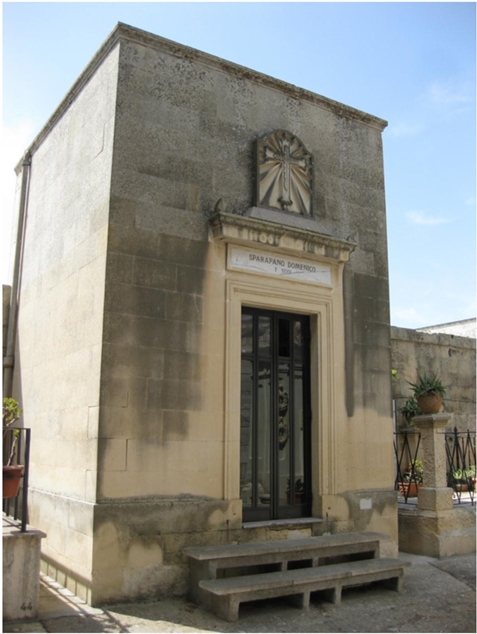 Domenico Sparapano (tomba, cappella) - Lecce (LE) 