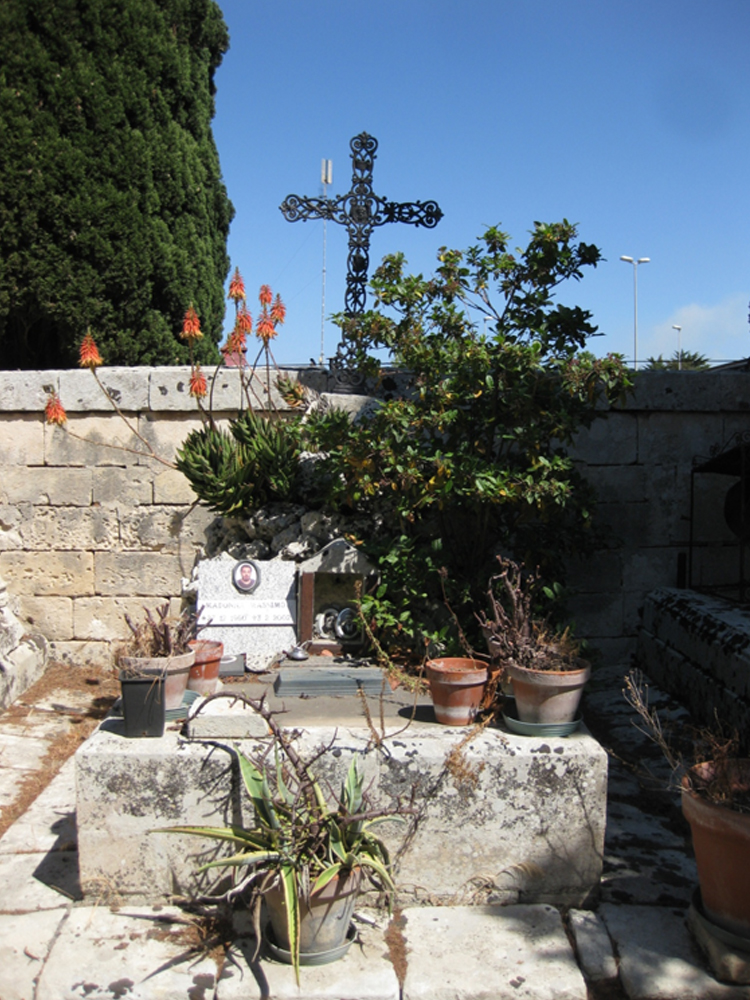 Famiglia Madonna (tomba, tomba pavimentale a fossa) - Lecce (LE) 