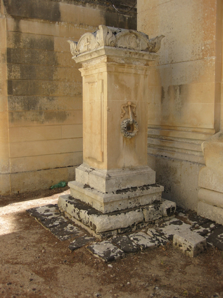 Gaetano Marangio (tomba, tomba pavimentale a fossa con cippo funebre) - Lecce (LE) 