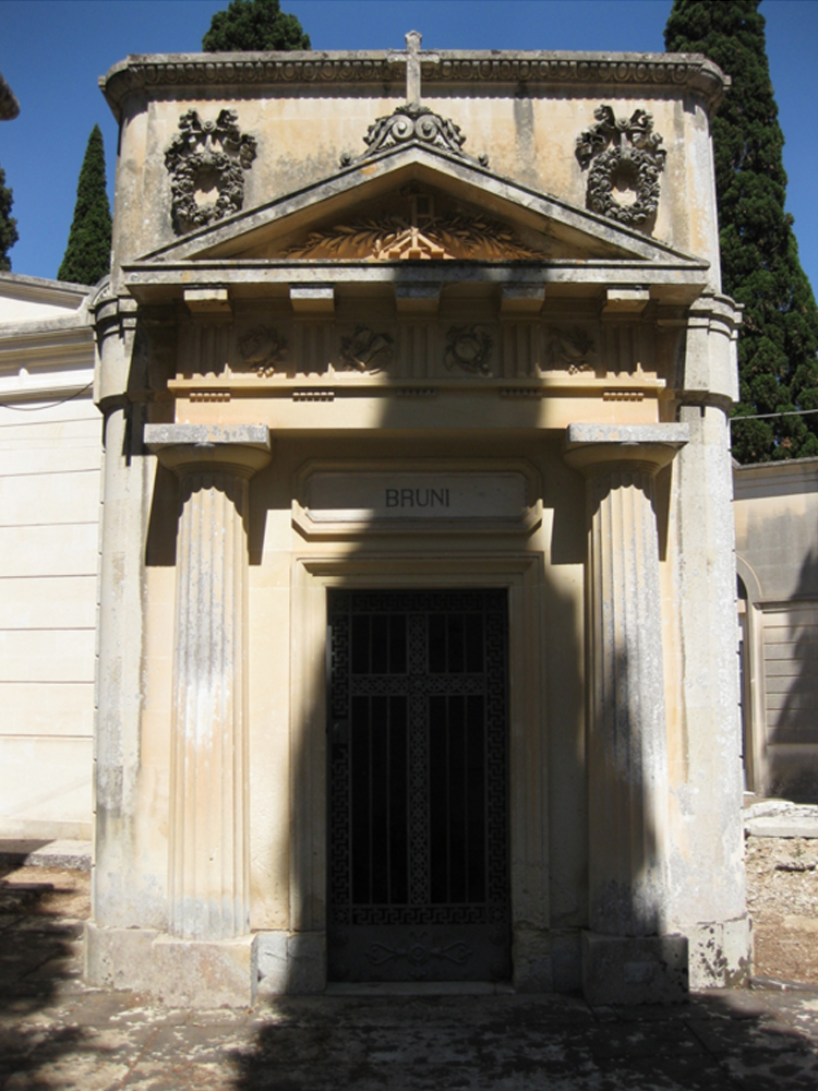 Famiglia Bruni (tomba, cappella) - Lecce (LE) 