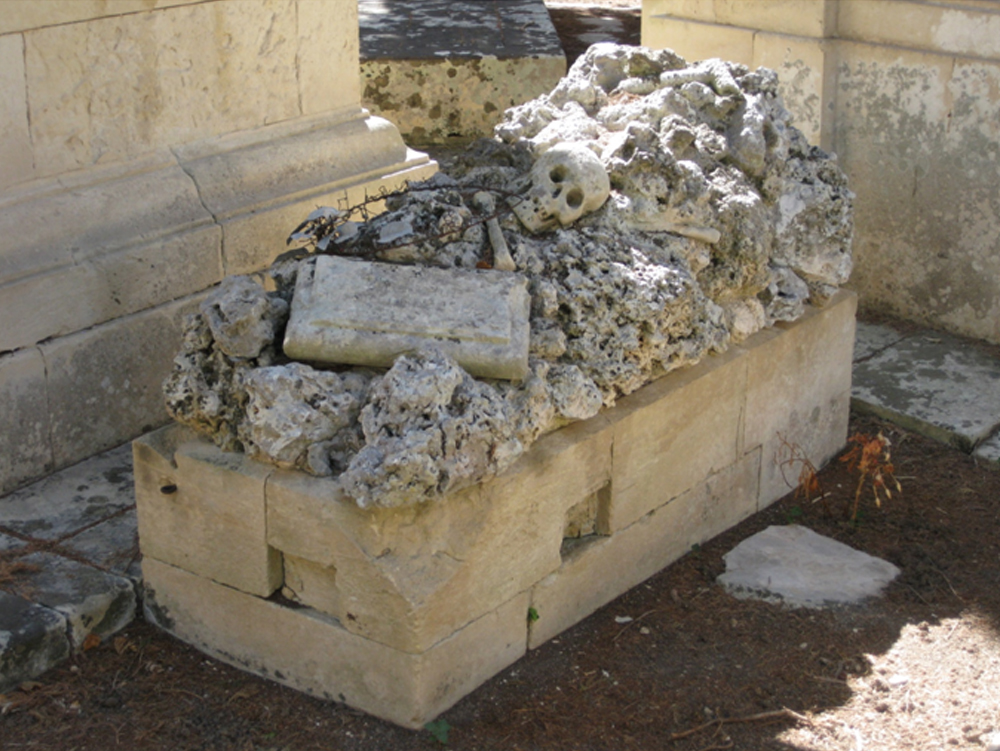 Giuseppe Prudente (tomba, tomba pavimentale a fossa) - Lecce (LE) 