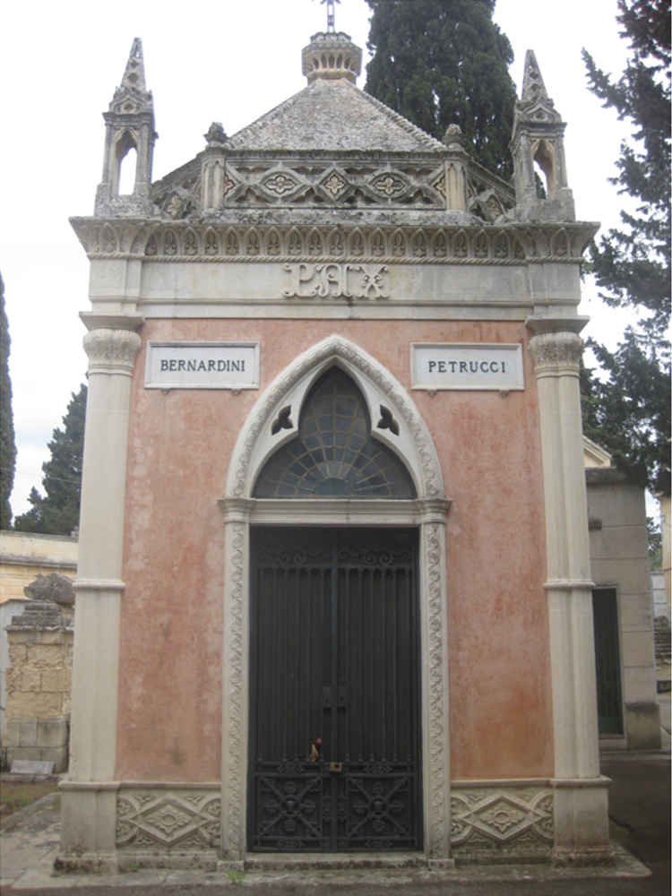 Famiglia Bernardini Petrucci (Ex Quintino Longordo) (tomba, cappella) - Lecce (LE) 