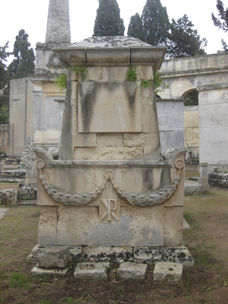 Giuseppe Palmiggiano (tomba, tomba pavimentale a fossa con monumento) - Lecce (LE) 