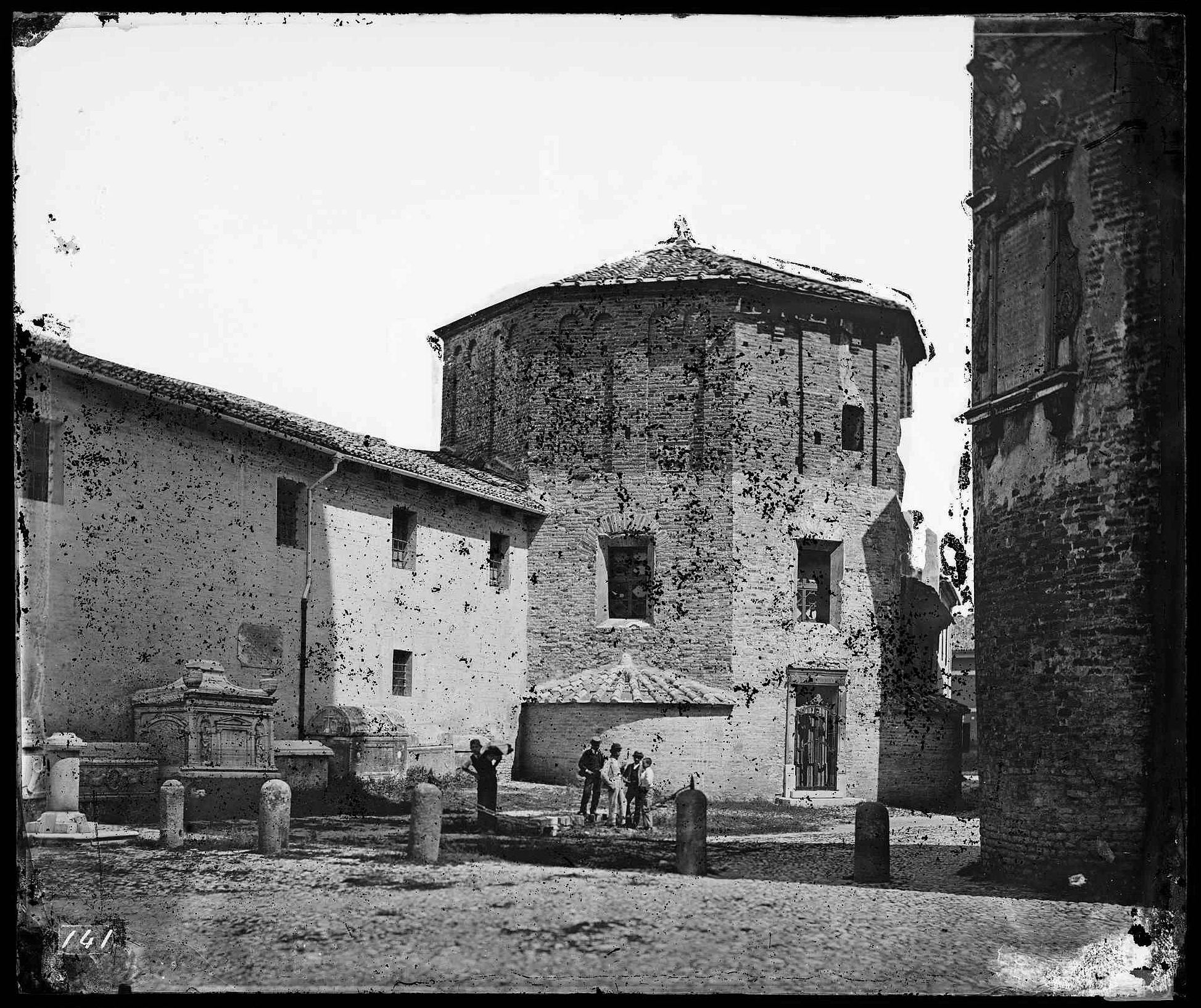 Emilia Romagna - Ravenna - Complessi monumentali - Cattedrale della Risurrezione di Nostro Signore Gesù Cristo - Battistero Neoniano <Battistero degli Ortodossi> (negativo) di Ricci, Luigi (XIX)