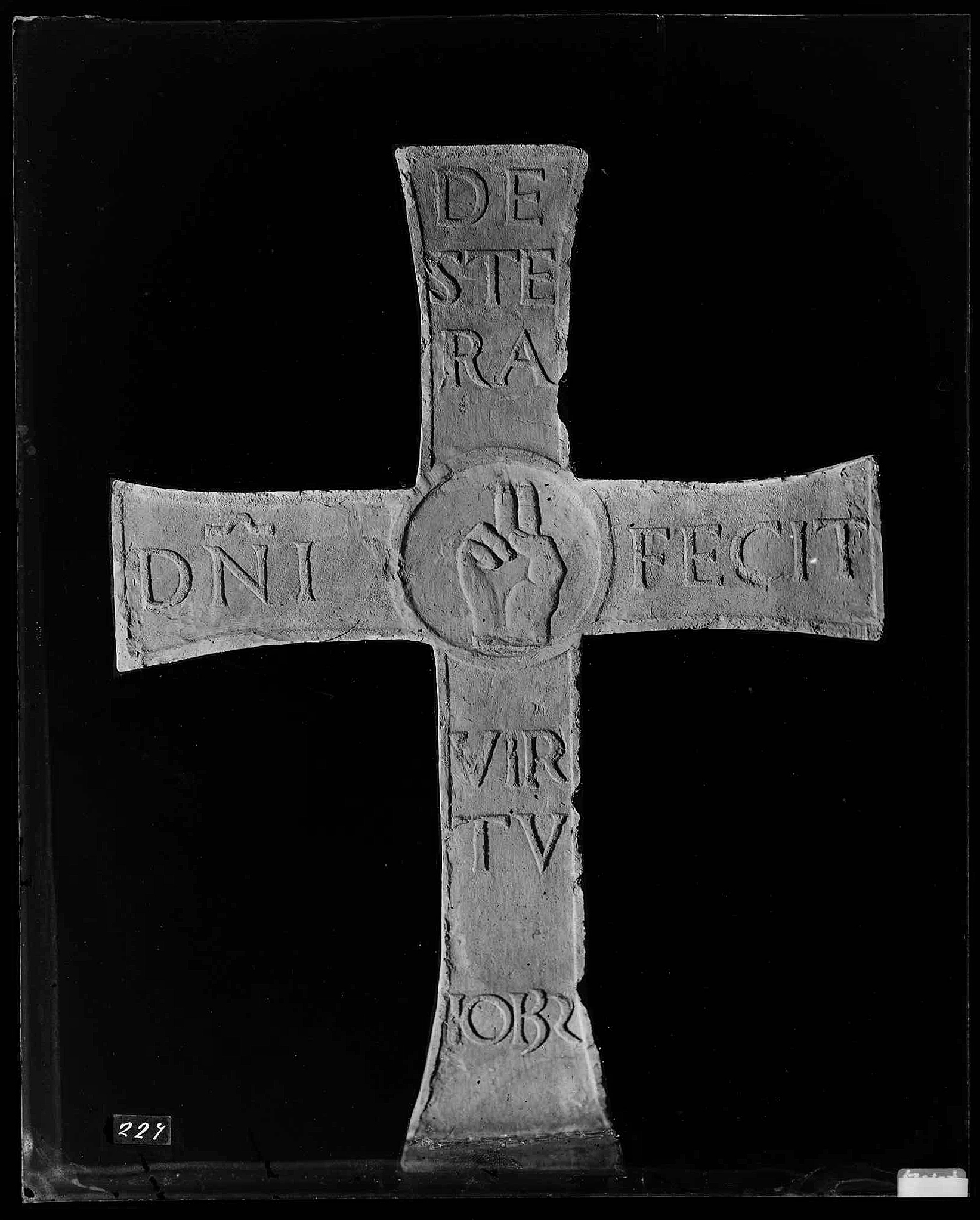 Emilia Romagna - Ravenna - Museo Arcivescovile - Croce viaria (negativo) di Ricci, Luigi (XIX)