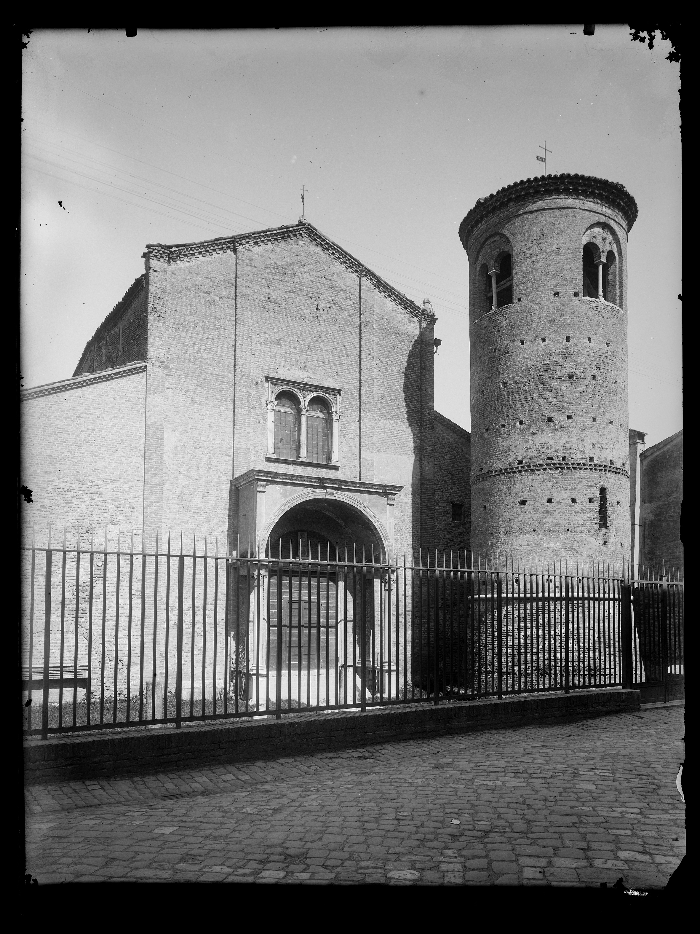 Italia - Emilia-Romagna - Ravenna - Basilica di Sant'Agata Maggiore (negativo) di Ditta Luigi Ricci (attribuito) (XX)
