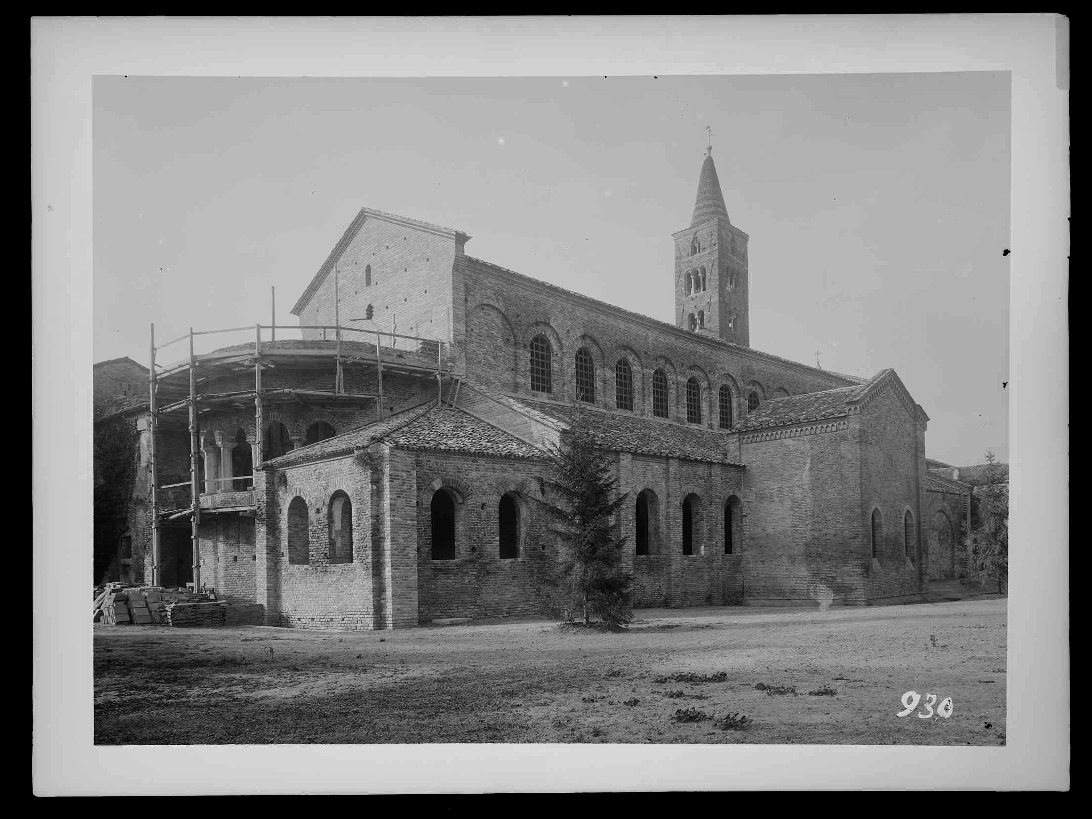 Architettura sacra - Chiese - Absidi - Campanili (negativo) di Ditta Luigi Ricci (studio) (XX)