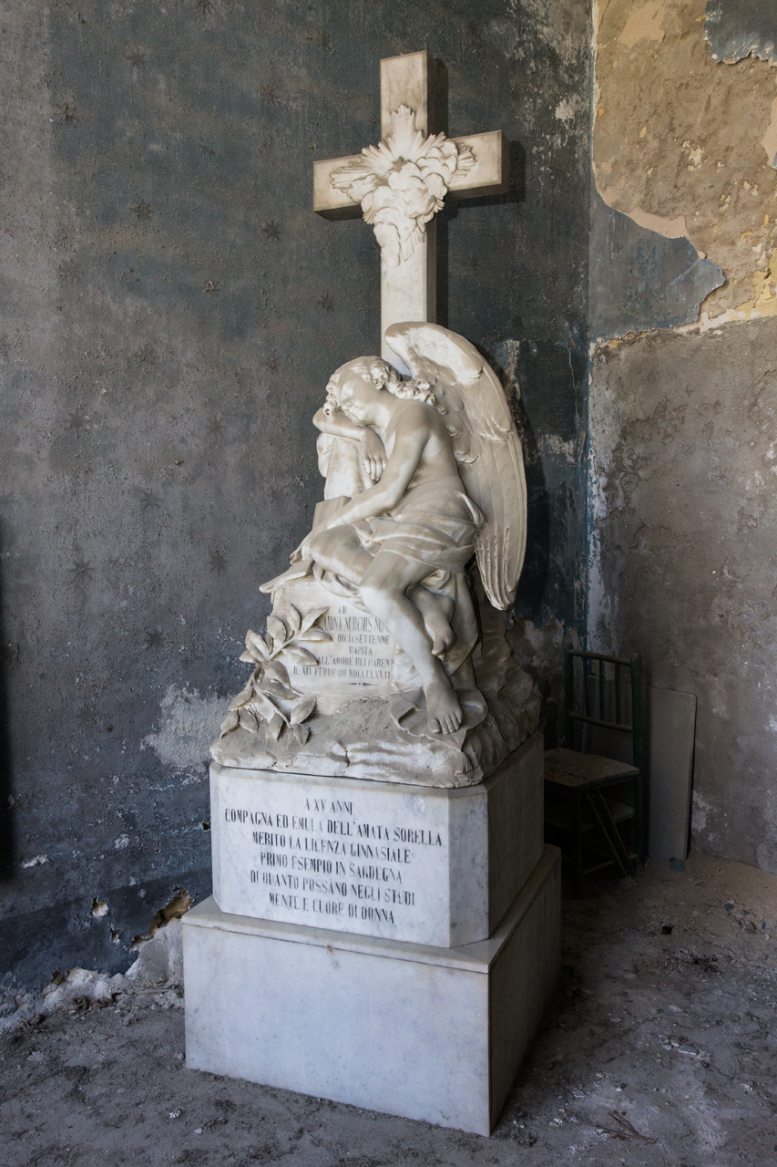 angelo con croce (rilievo commemorativo, elemento d'insieme) di Celi Ambrogio (sec. XIX)